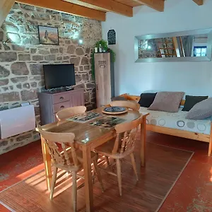 Petit Cocoon Ty Bihan Ar Feunteun Hébergement de vacances Scrignac